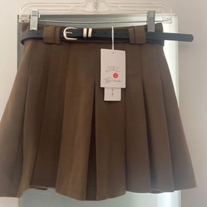 Brown small new w tags ruffled skirt (skort) for the winter.